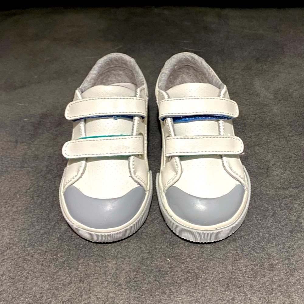 NIB See Kai Run Size 8